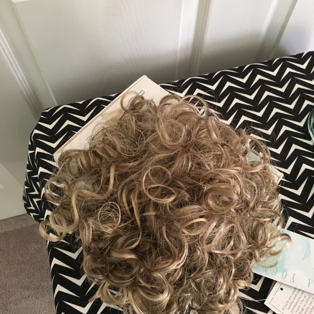 COPY - Paul Young NWT, Clip on curls.